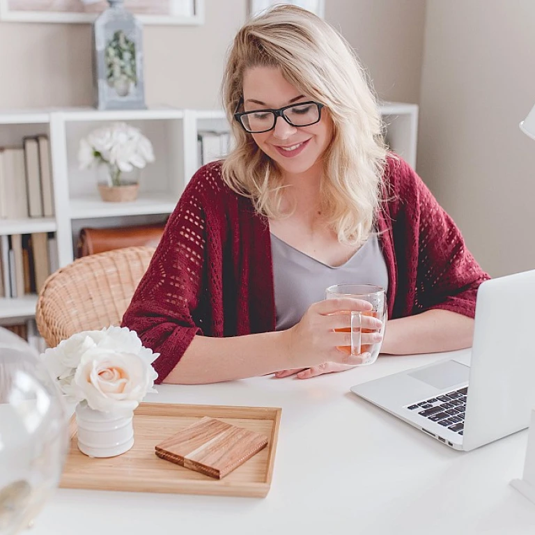 Réalité Augmentée et Expérience Utilisateur: Sublimer le Design Virtuel